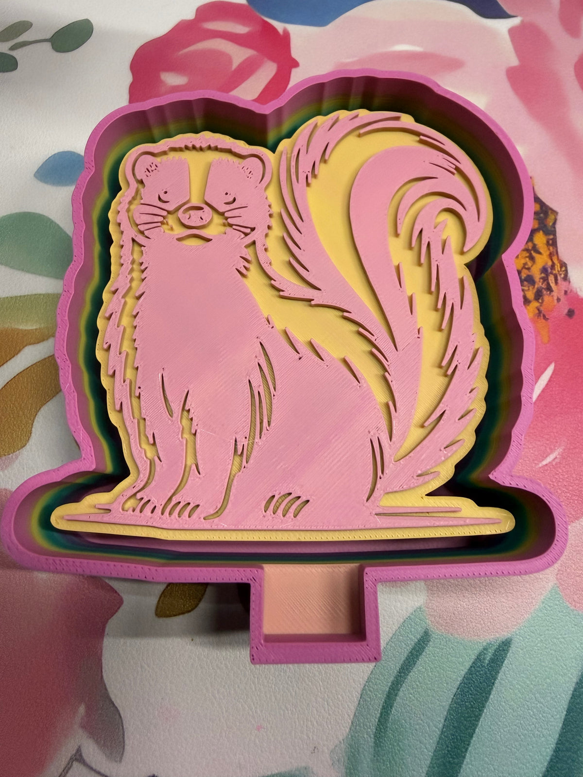 Skunk sitting mold