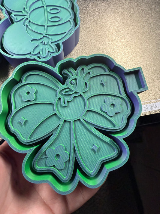 Honey bear bow mold