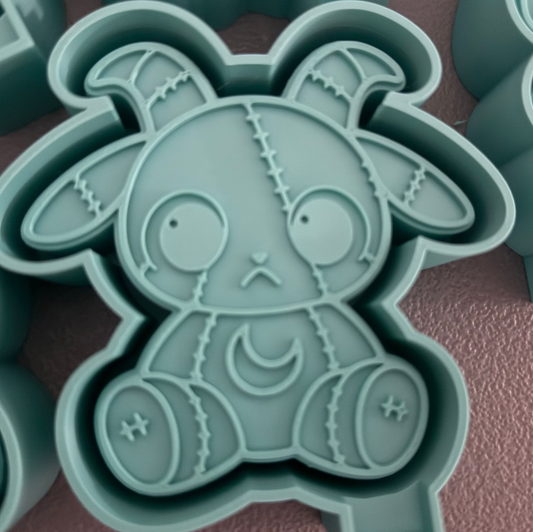 Patchwork goat mold